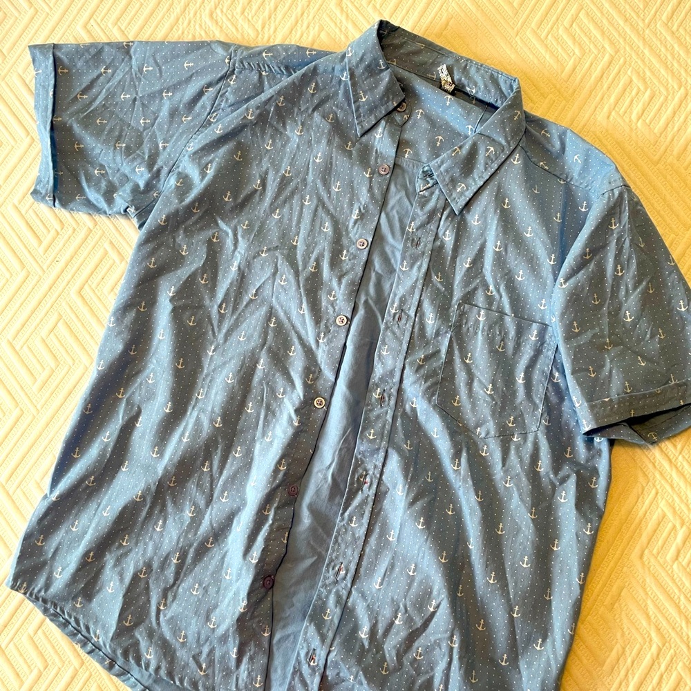Nautical Short-Sleeve Button Down (size L)